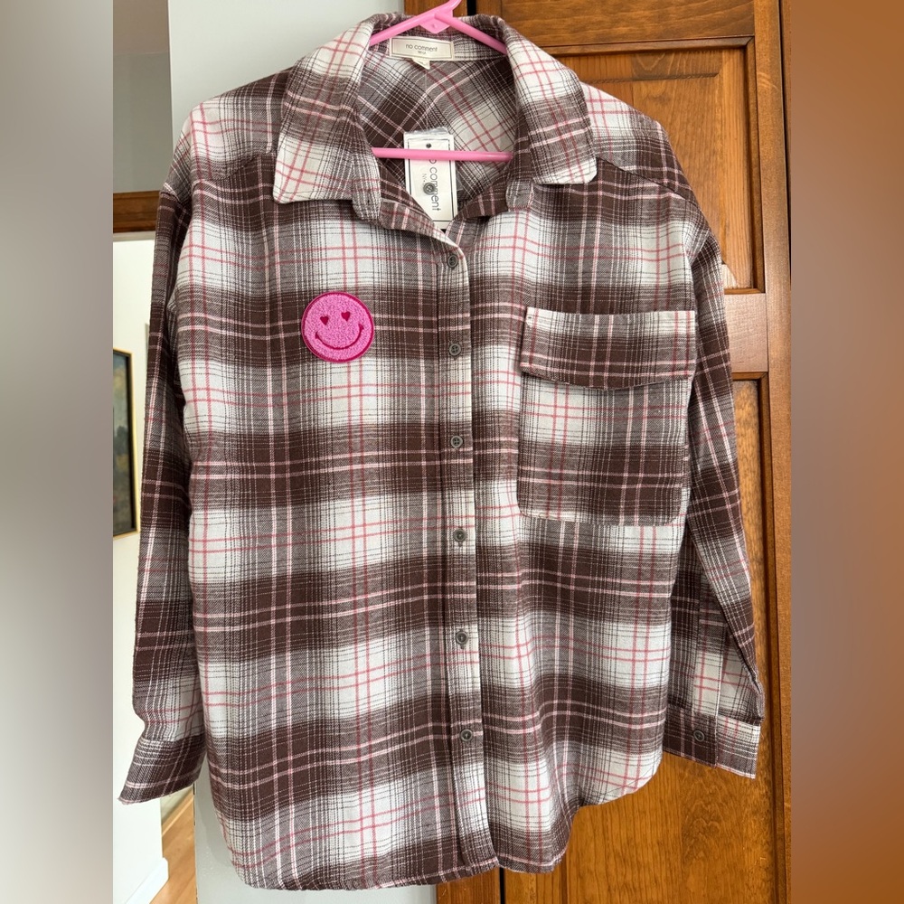 NWT Brown and White Plaid Shirt with Pink Smiley Patch M Medium